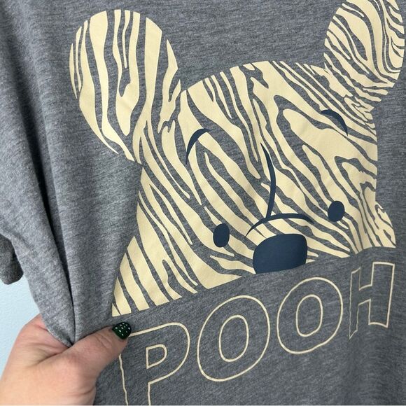 Disney Winnie the Pooh Cropped Rolled Neck Tee Shirt Gray W Cream Zebra Sz S - Picture 4 of 12